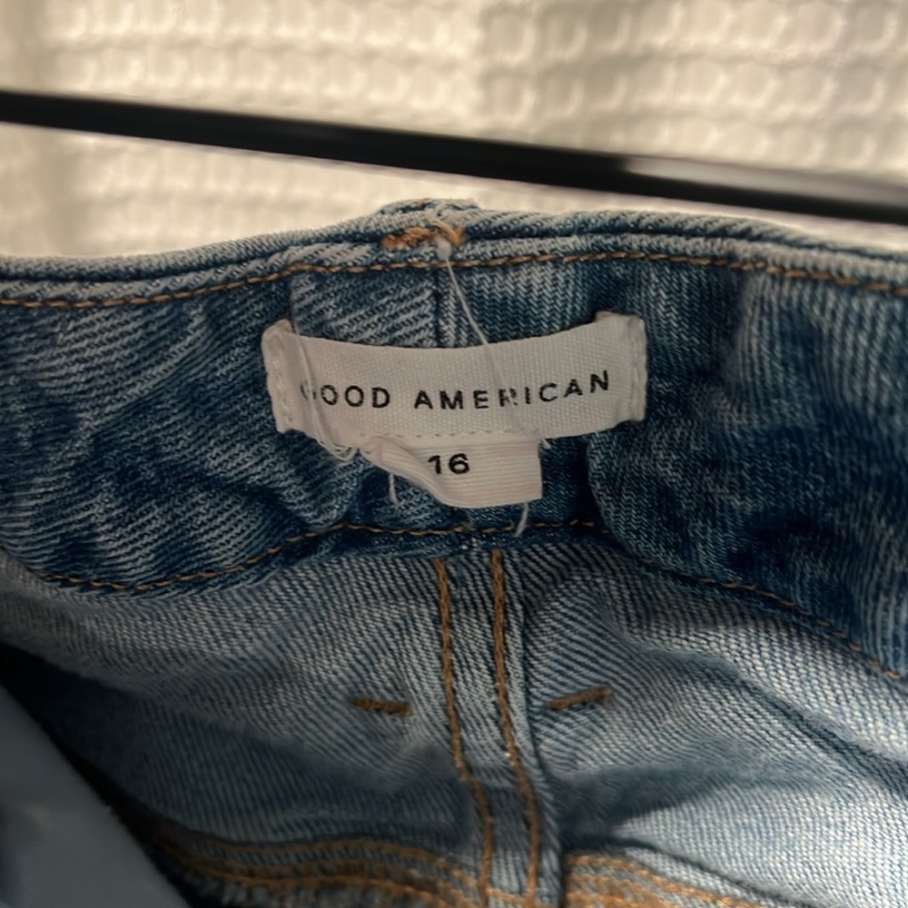 High Rise Distressed Crop Jeans - Picture 6 of 7